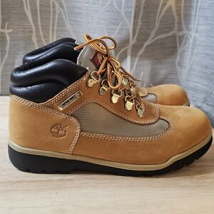 NWOT Timberland Boys Field Boots 6.5